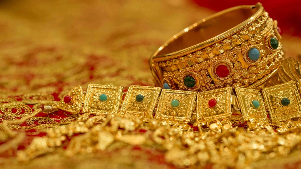 Gold Loan vs Personal Loan: Which Is Better for You?
